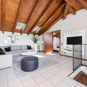 Apartment Casacamelia 35, 3 Bdrm With View Lake Como, Acquaseria
